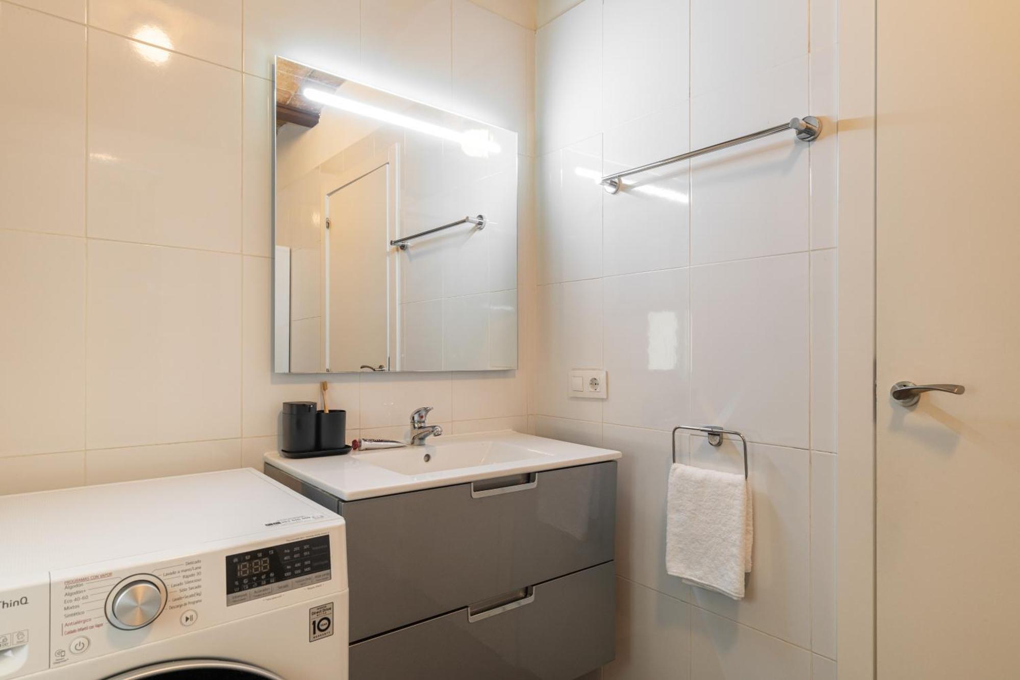 Collblanc Apartment By Olala Homes L'Hospitalet de Llobregat Exterior photo